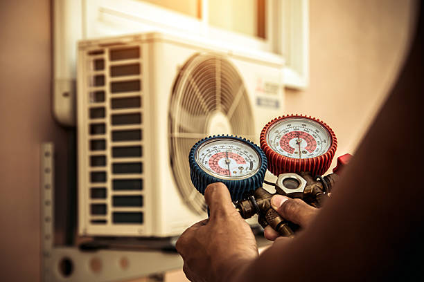 Professional Hvac Installation technician working in Dearborn, MO